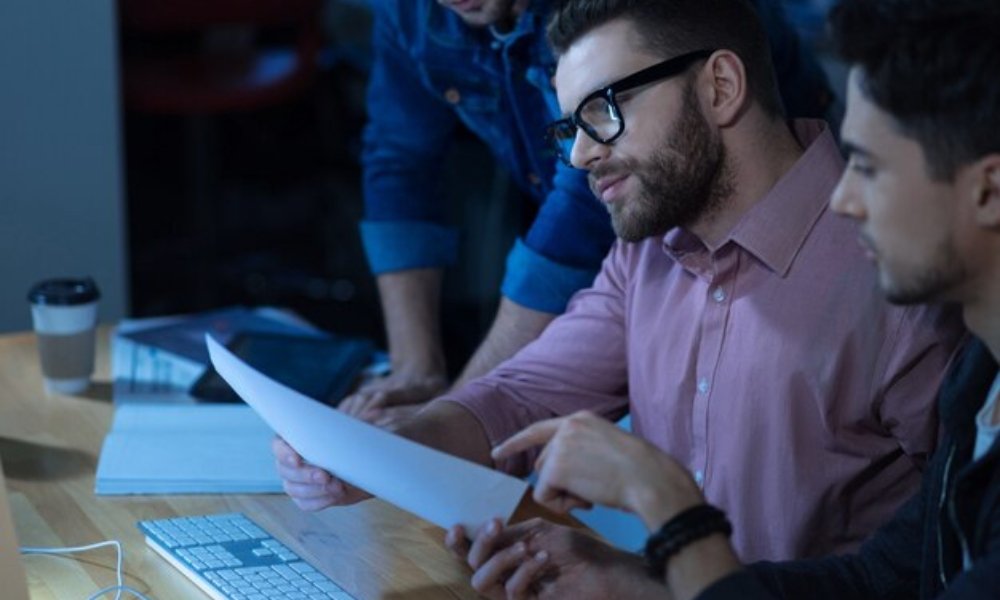 Cuáles son los procedimientos y estrategias empleados en la ingeniería de software